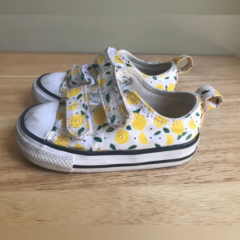 Converse Kids Lemon Print Sneakers Velcro Straps Size: US Toddler 5C EUR 21